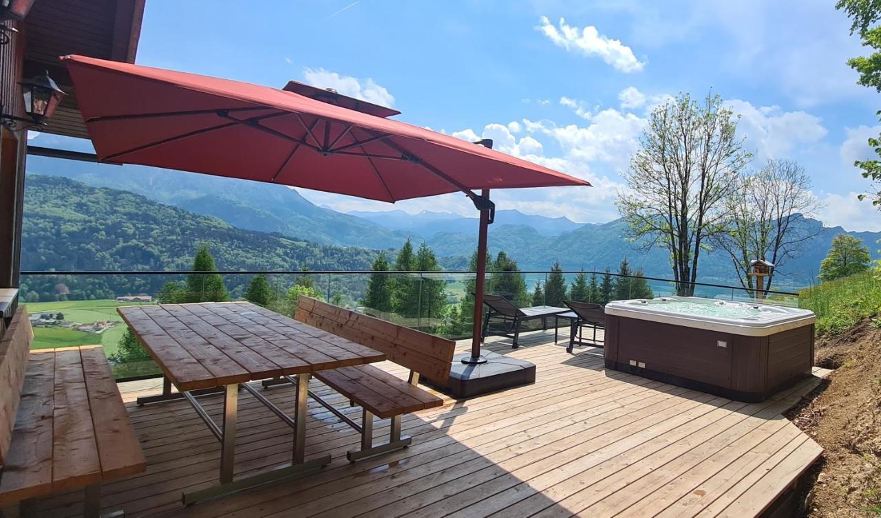 Ruhige Bergvilla In Alleinlage Am Mondsee Mit Seeblick Bergblick Und Whirlpool Innerschwand Exteriör bild