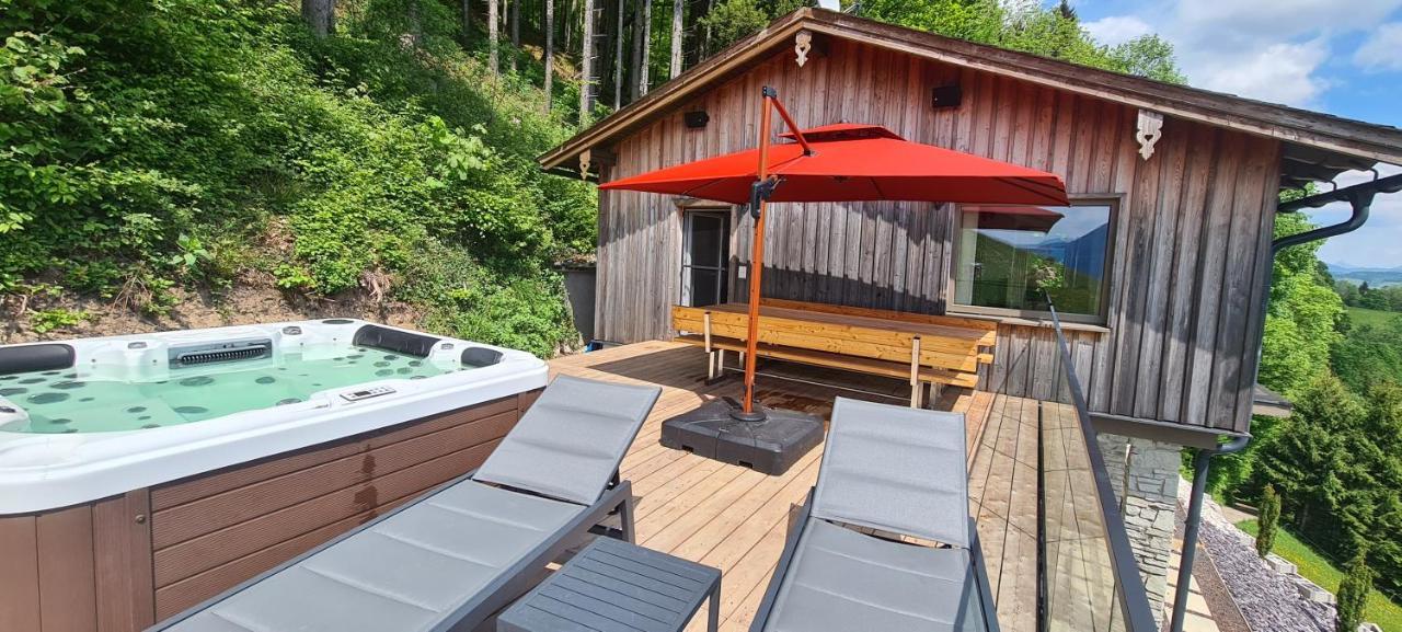 Ruhige Bergvilla In Alleinlage Am Mondsee Mit Seeblick Bergblick Und Whirlpool Innerschwand Exteriör bild